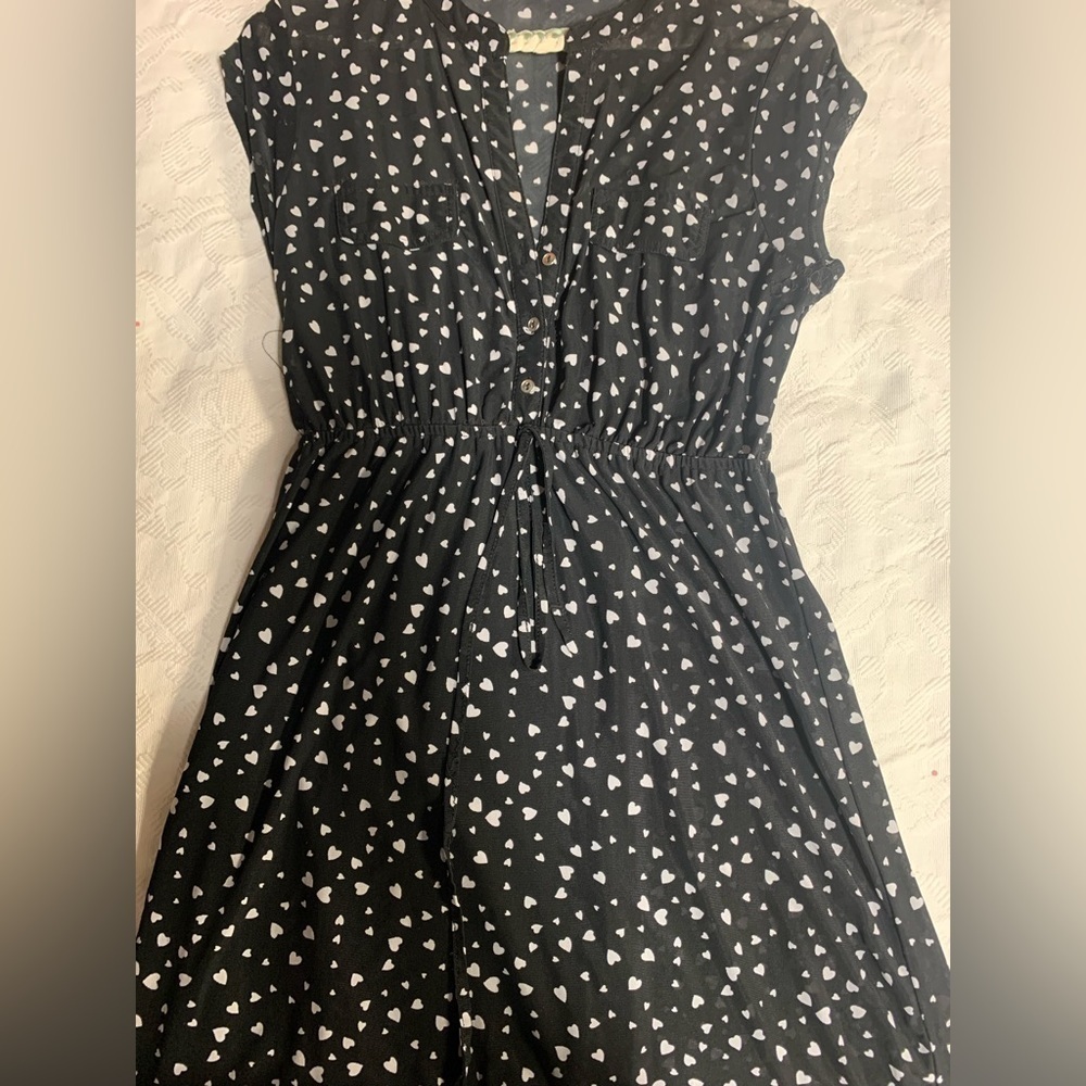 Women’s black and white heart maternity dress